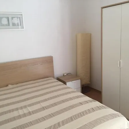 Сasa de vacaciones Holiday Home Anton Slatine